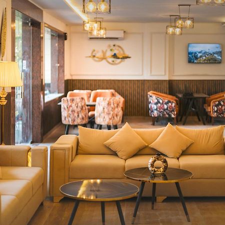 Stone Wood Hotel, רישיקש מראה חיצוני תמונה
