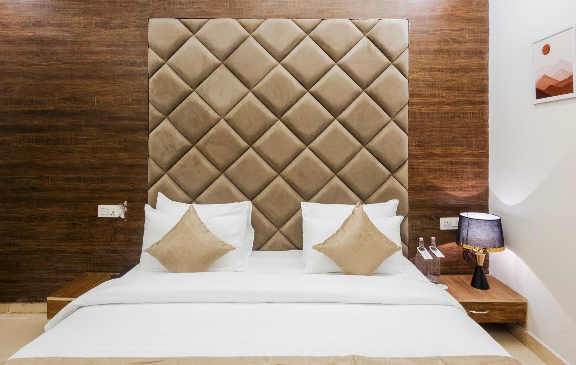 Stone Wood Hotel, רישיקש מראה חיצוני תמונה