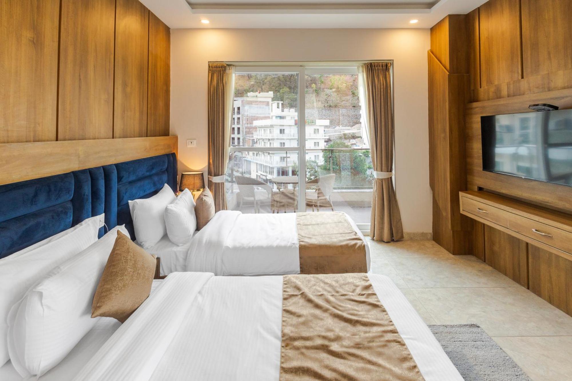 Stone Wood Hotel, רישיקש מראה חיצוני תמונה