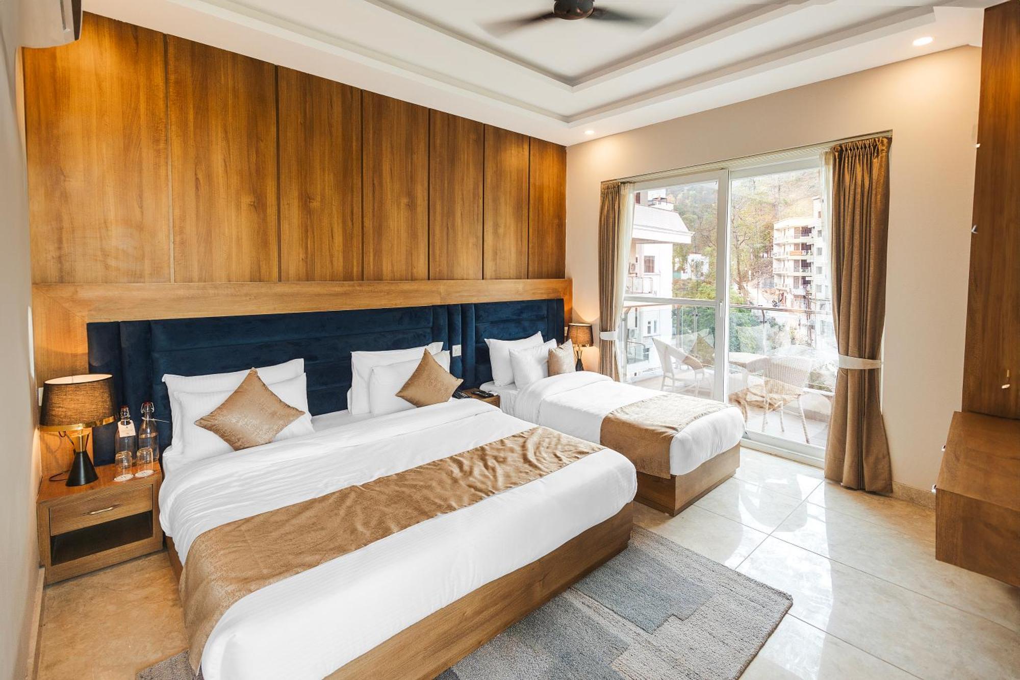 Stone Wood Hotel, רישיקש מראה חיצוני תמונה