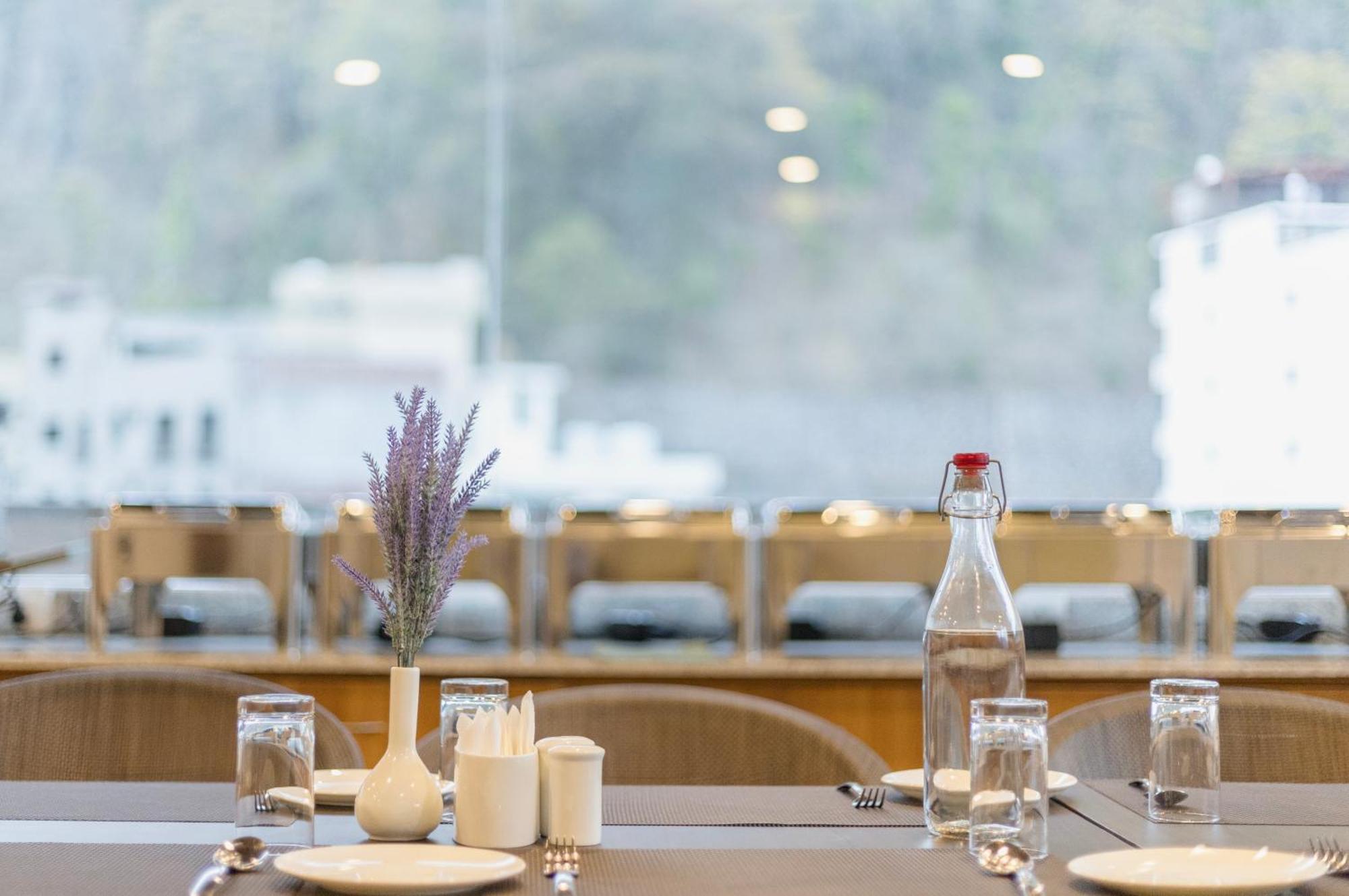 Stone Wood Hotel, רישיקש מראה חיצוני תמונה