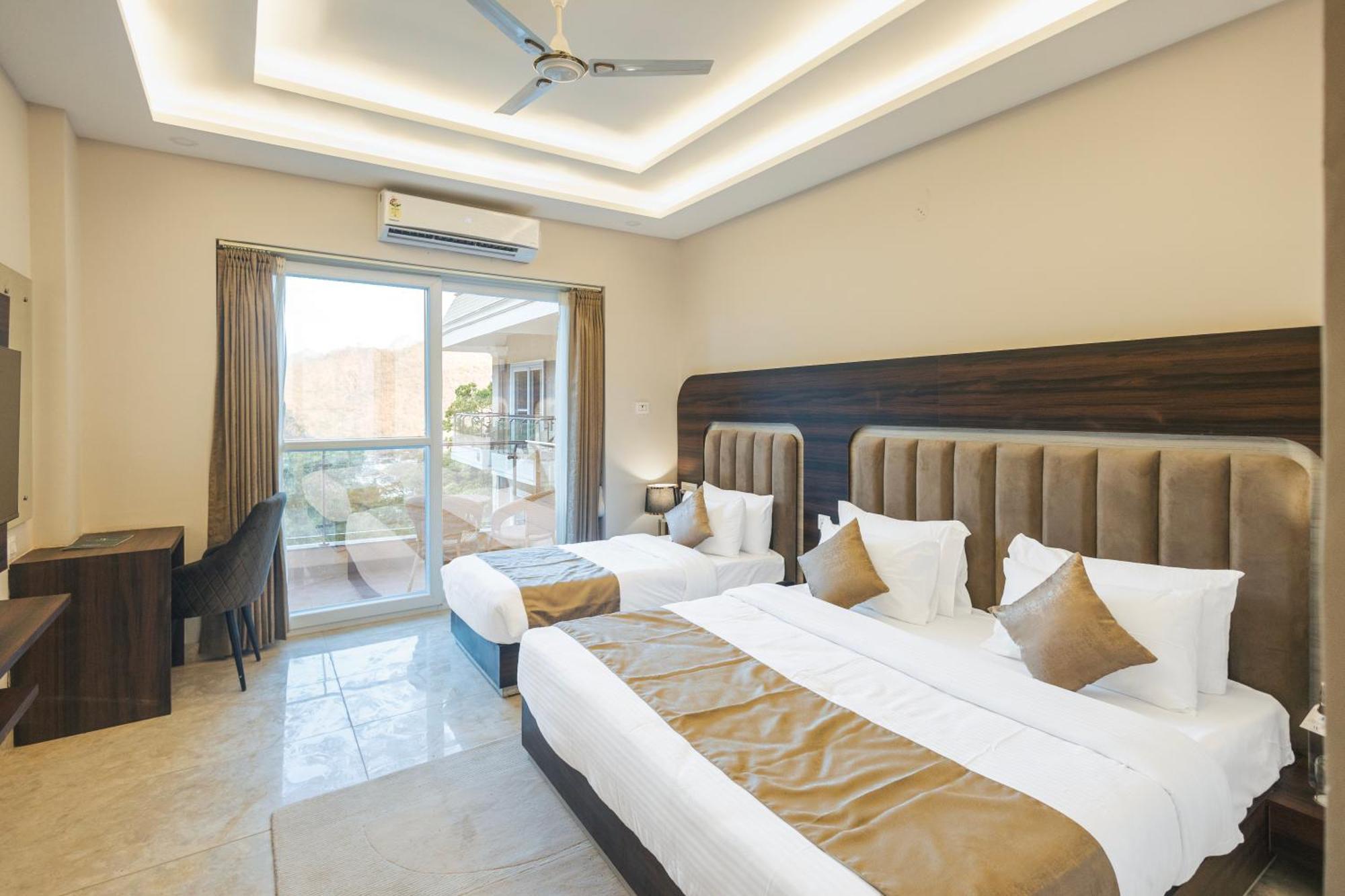Stone Wood Hotel, רישיקש מראה חיצוני תמונה