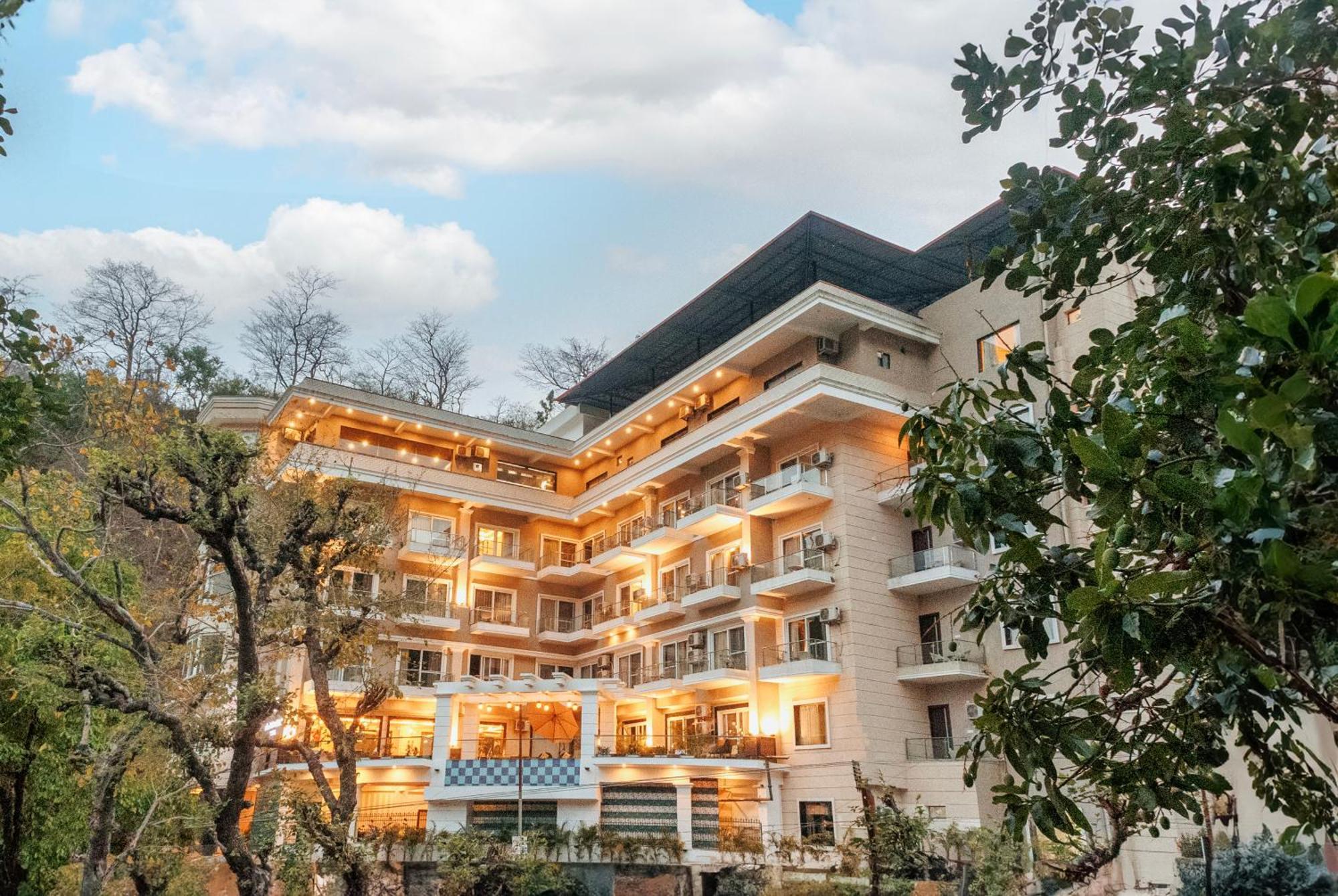 Stone Wood Hotel, רישיקש מראה חיצוני תמונה